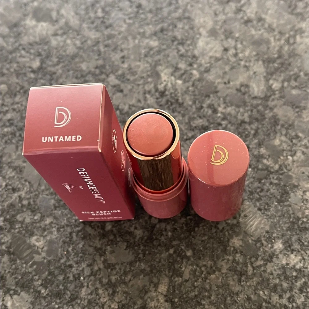 Defiance Beauty Silk Peptide Blush in Untamed